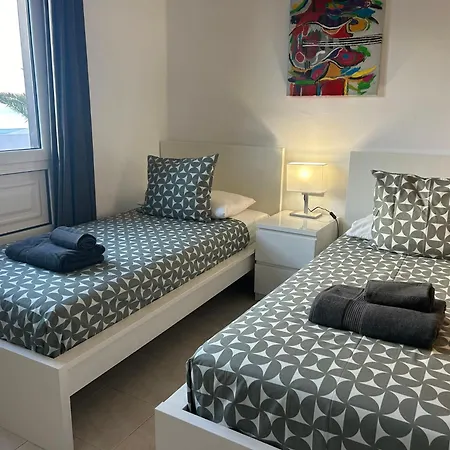 B17 Caleton Blanco * Tías